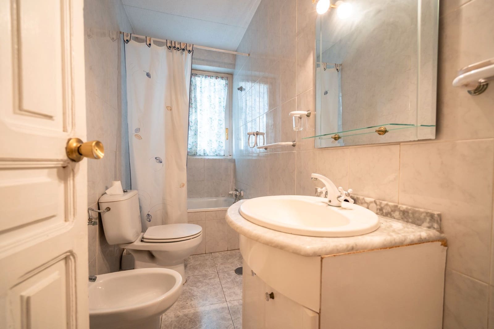 Hotel de 28 habitaciones en Guadarrama en venta - 1.350.000 € (Ref: 9421734)