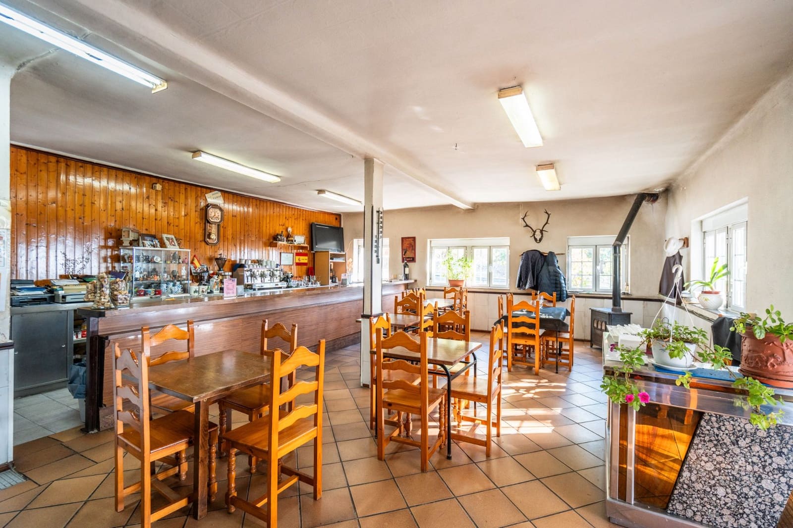 Hotel de 28 habitaciones en Guadarrama en venta - 1.350.000 € (Ref: 9421734)