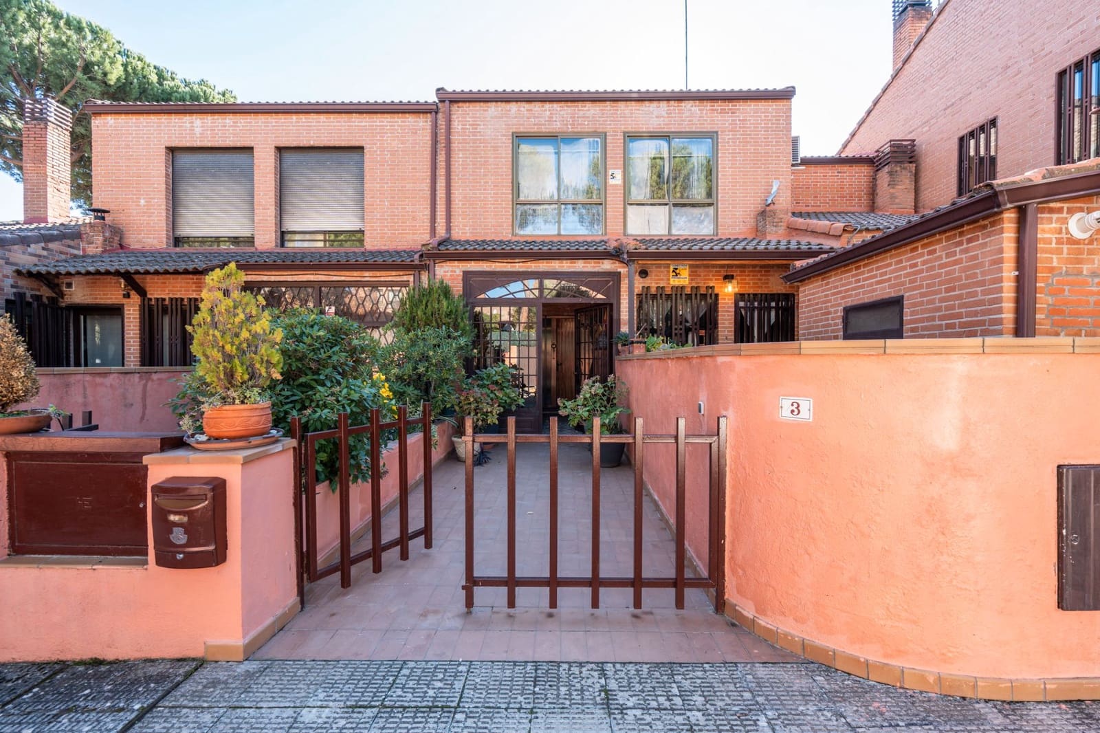 5 bedroom Terraced Villa for sale in Galapagar with pool garage - € 690,000 (Ref: 9424108)