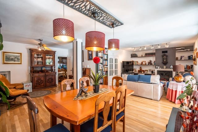 5 makuuhuone Rivitalo myytävänä paikassa Galapagar mukana uima-altaan 
autotalli - 690 000 € (Ref: 9424108)