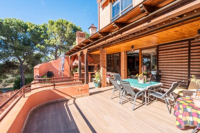 5 makuuhuone Rivitalo myytävänä paikassa Galapagar mukana uima-altaan 
autotalli - 690 000 € (Ref: 9424108)