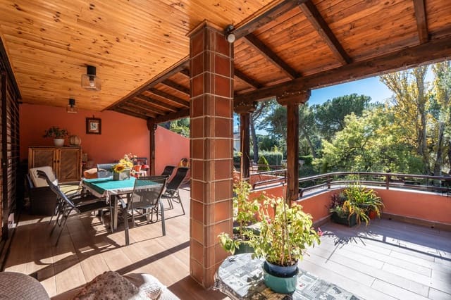 5 makuuhuone Rivitalo myytävänä paikassa Galapagar mukana uima-altaan 
autotalli - 690 000 € (Ref: 9424108)