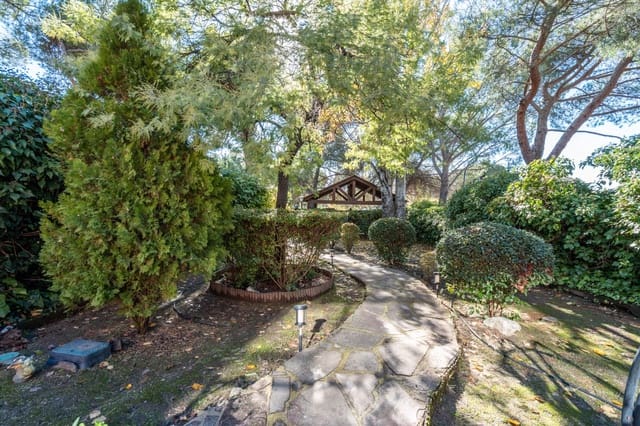 5 makuuhuone Rivitalo myytävänä paikassa Galapagar mukana uima-altaan 
autotalli - 690 000 € (Ref: 9424108)