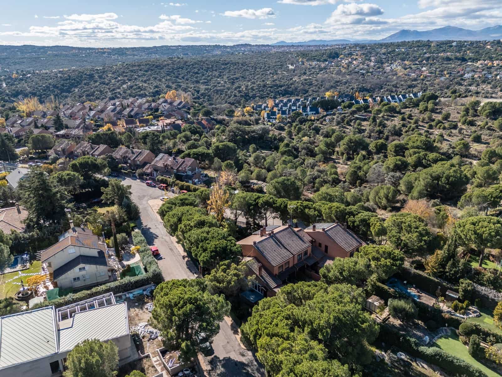 5 bedroom Terraced Villa for sale in Galapagar with pool garage - € 690,000 (Ref: 9424108)