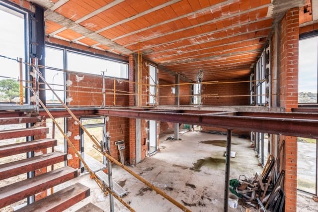 4 bedroom Villa for sale in El Espinar with pool garage - € 1,200,000 (Ref: 9426239)