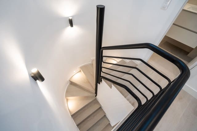 5 sypialnia Dom na sprzedaż w Mejorada del Campo z garażem - 455 000 € (Ref: 9449864)