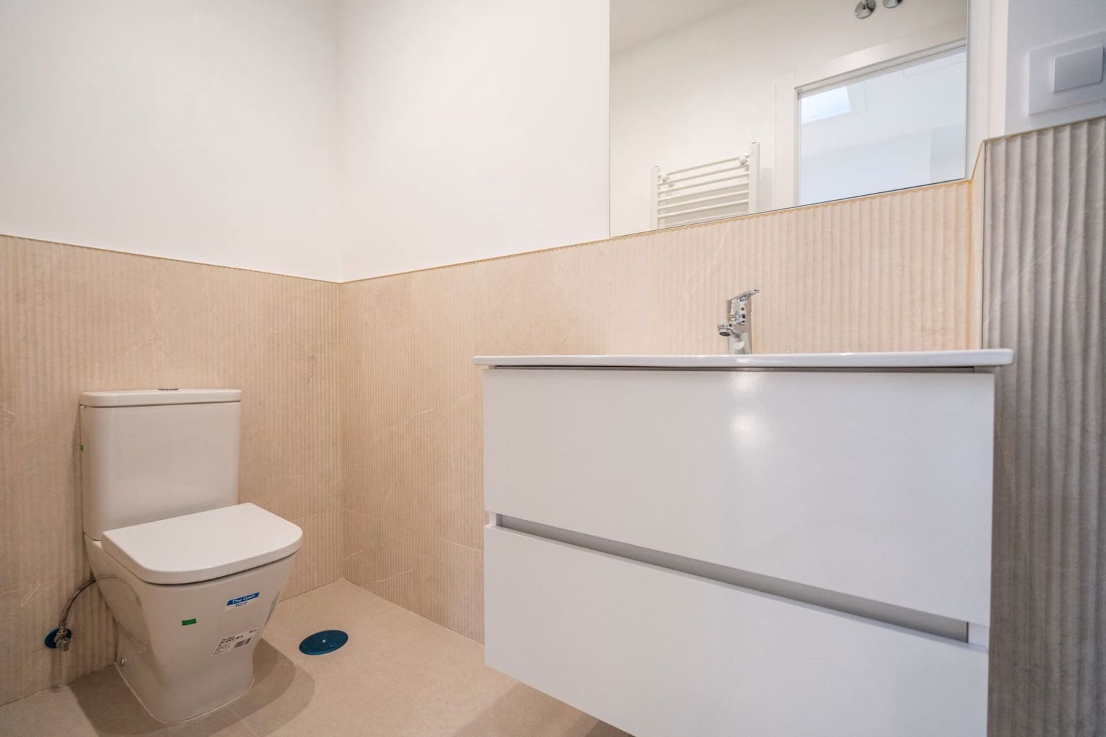 5 bedroom Townhouse for sale in Mejorada del Campo with garage - € 455,000 (Ref: 9449864)