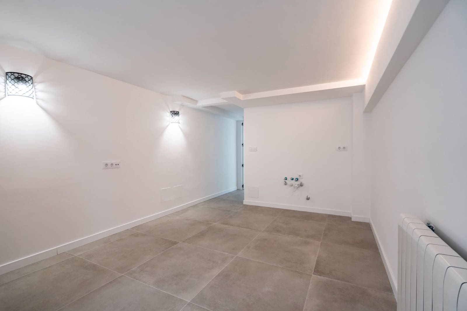 5 bedroom Townhouse for sale in Mejorada del Campo with garage - € 455,000 (Ref: 9449864)