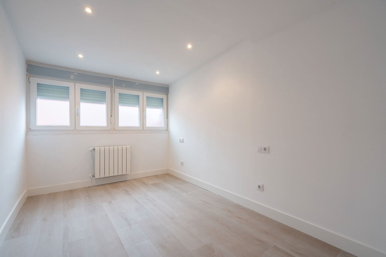 5 bedroom Townhouse for sale in Mejorada del Campo with garage - € 455,000 (Ref: 9449864)