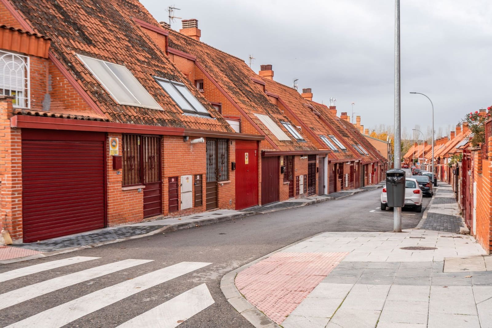 5 bedroom Townhouse for sale in Mejorada del Campo with garage - € 455,000 (Ref: 9449864)
