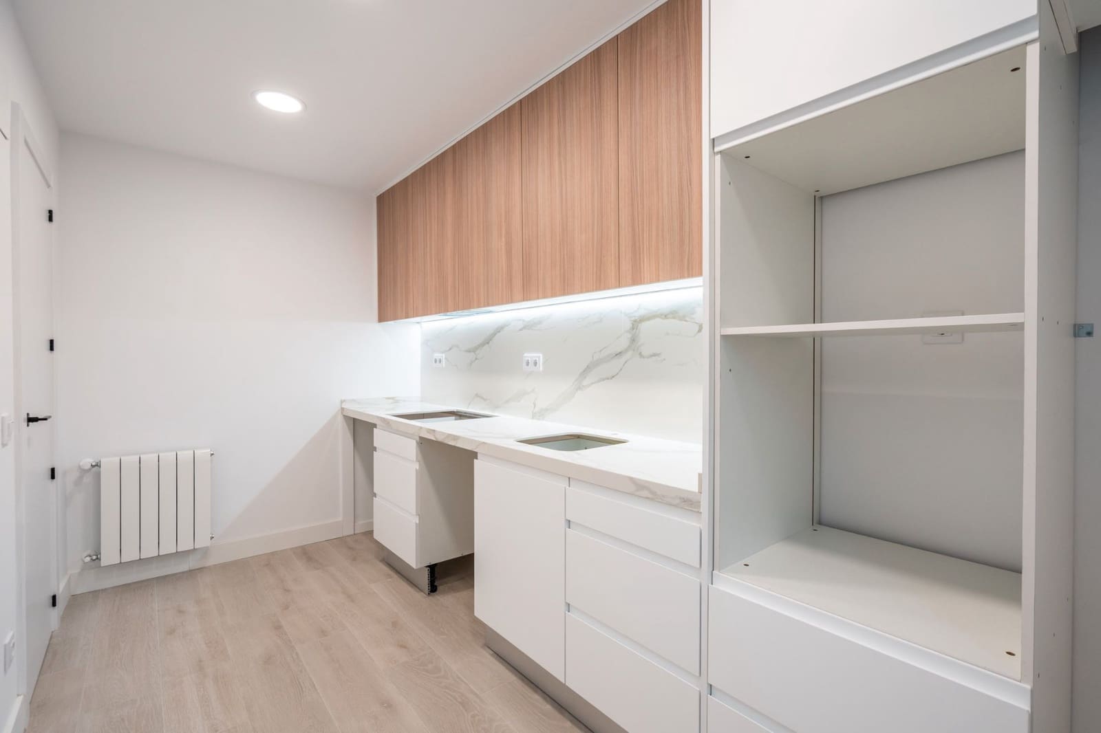 5 bedroom Townhouse for sale in Mejorada del Campo with garage - € 455,000 (Ref: 9449864)