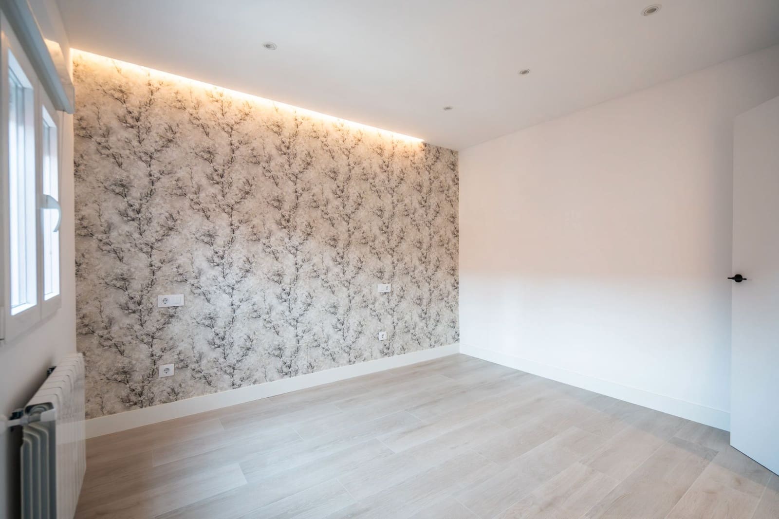 5 bedroom Townhouse for sale in Mejorada del Campo with garage - € 455,000 (Ref: 9449864)