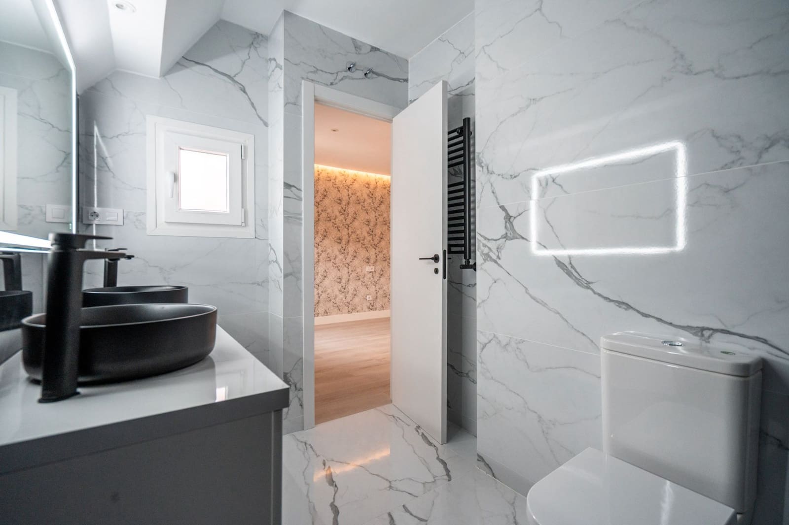 5 bedroom Townhouse for sale in Mejorada del Campo with garage - € 455,000 (Ref: 9449864)