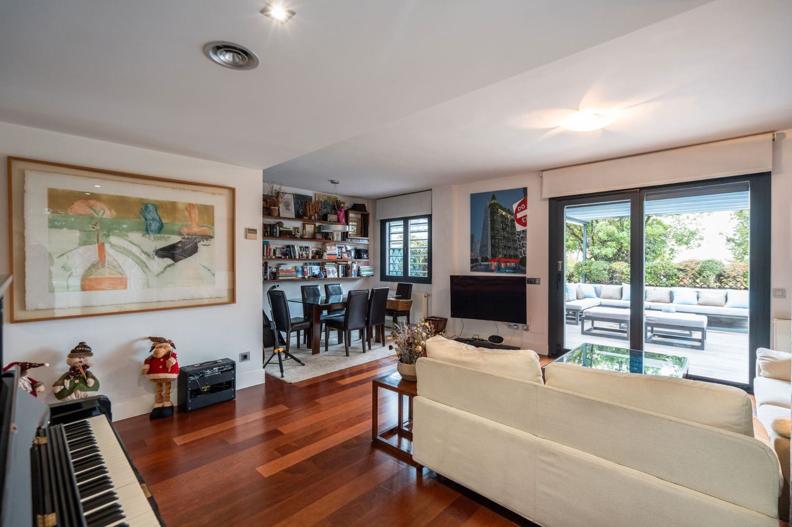 6 bedroom Semi-detached Villa for sale in Las Rozas de Madrid with pool garage - € 1,280,000 (Ref: 9465979)