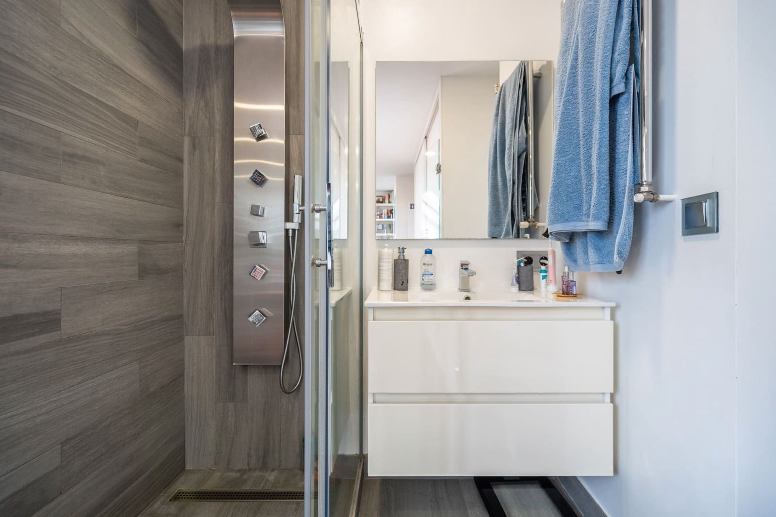 6 bedroom Semi-detached Villa for sale in Las Rozas de Madrid with pool garage - € 1,280,000 (Ref: 9465979)