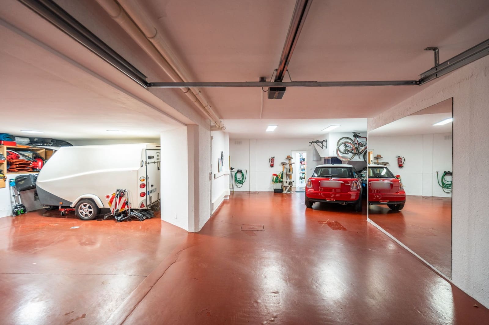 6 bedroom Semi-detached Villa for sale in Las Rozas de Madrid with pool garage - € 1,280,000 (Ref: 9465979)