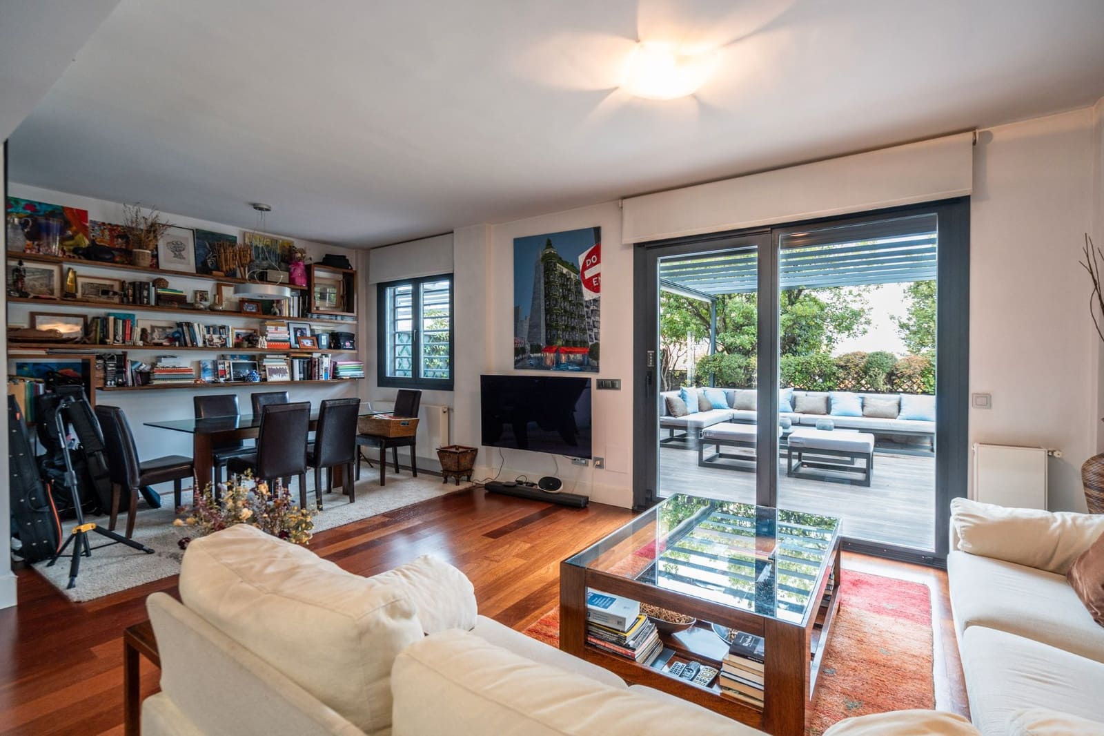 6 bedroom Semi-detached Villa for sale in Las Rozas de Madrid with pool garage - € 1,280,000 (Ref: 9465979)