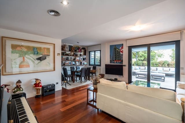 Pareado de 6 habitaciones en Las Rozas de Madrid en venta - 1.280.000 € (Ref: 9465979)