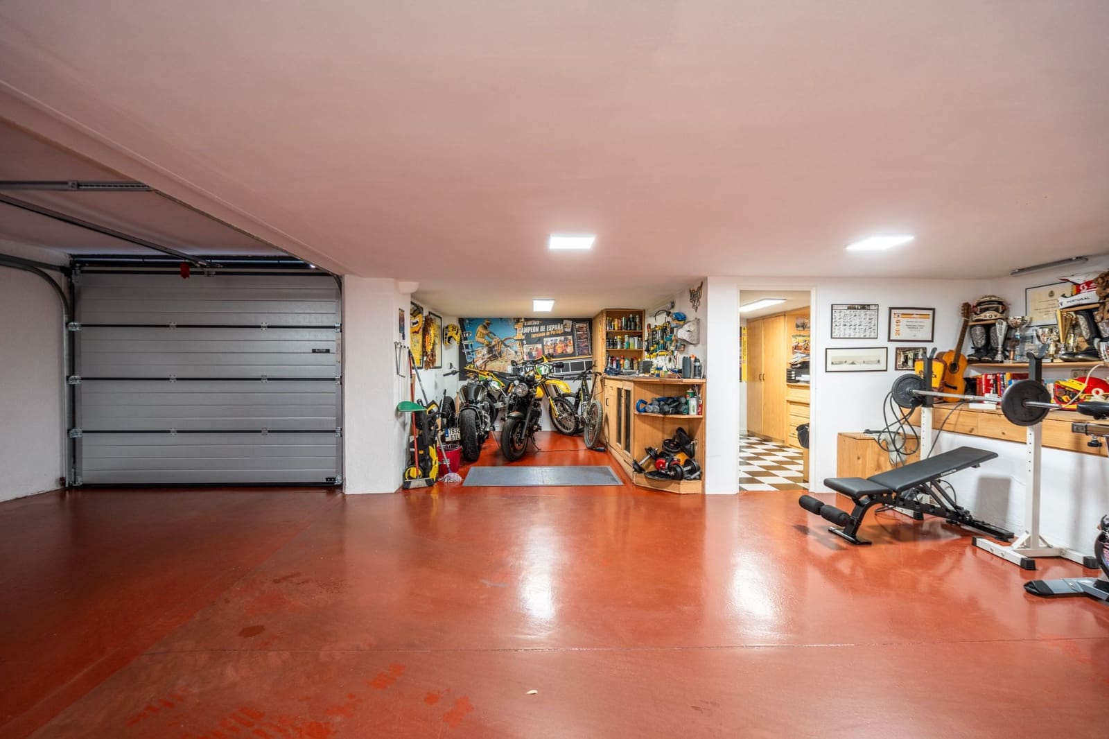 6 bedroom Semi-detached Villa for sale in Las Rozas de Madrid with pool garage - € 1,280,000 (Ref: 9465979)