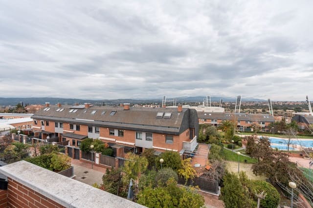 Pareado de 6 habitaciones en Las Rozas de Madrid en venta - 1.280.000 € (Ref: 9465979)