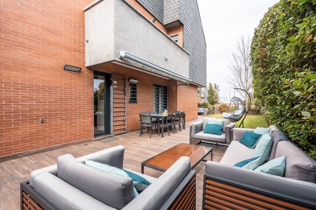 Pareado de 6 habitaciones en Las Rozas de Madrid en venta - 1.280.000 € (Ref: 9465979)