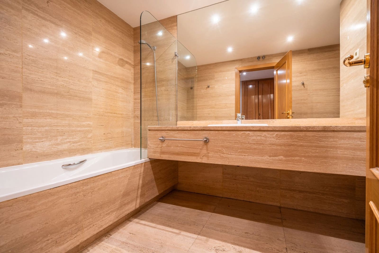 3 soverom Leilighet til leie i Majadahonda med svømmebasseng garasje - € 2 500 (Ref: 9470698)