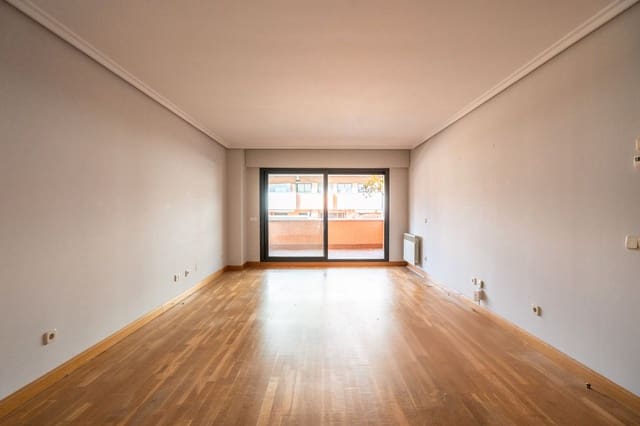 3 soverom Leilighet til leie i Majadahonda med svømmebasseng garasje - € 2 500 (Ref: 9470698)