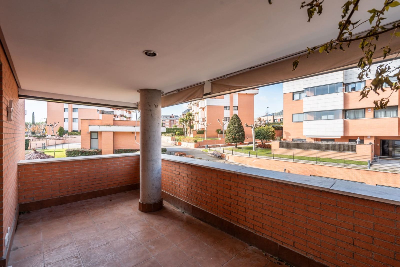3 soverom Leilighet til leie i Majadahonda med svømmebasseng garasje - € 2 500 (Ref: 9470698)