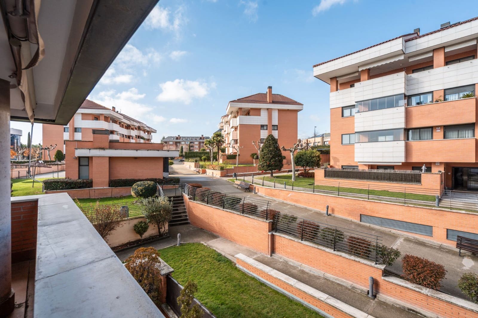 3 soverom Leilighet til leie i Majadahonda med svømmebasseng garasje - € 2 500 (Ref: 9470698)