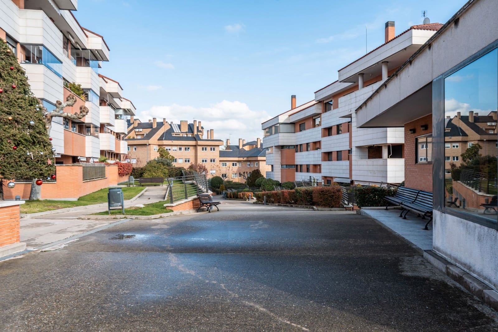 3 soverom Leilighet til leie i Majadahonda med svømmebasseng garasje - € 2 500 (Ref: 9470698)