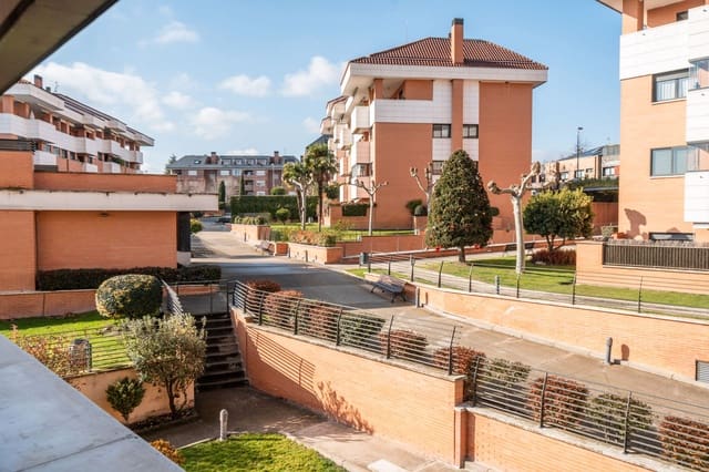 3 soverom Leilighet til leie i Majadahonda med svømmebasseng garasje - € 2 500 (Ref: 9470698)