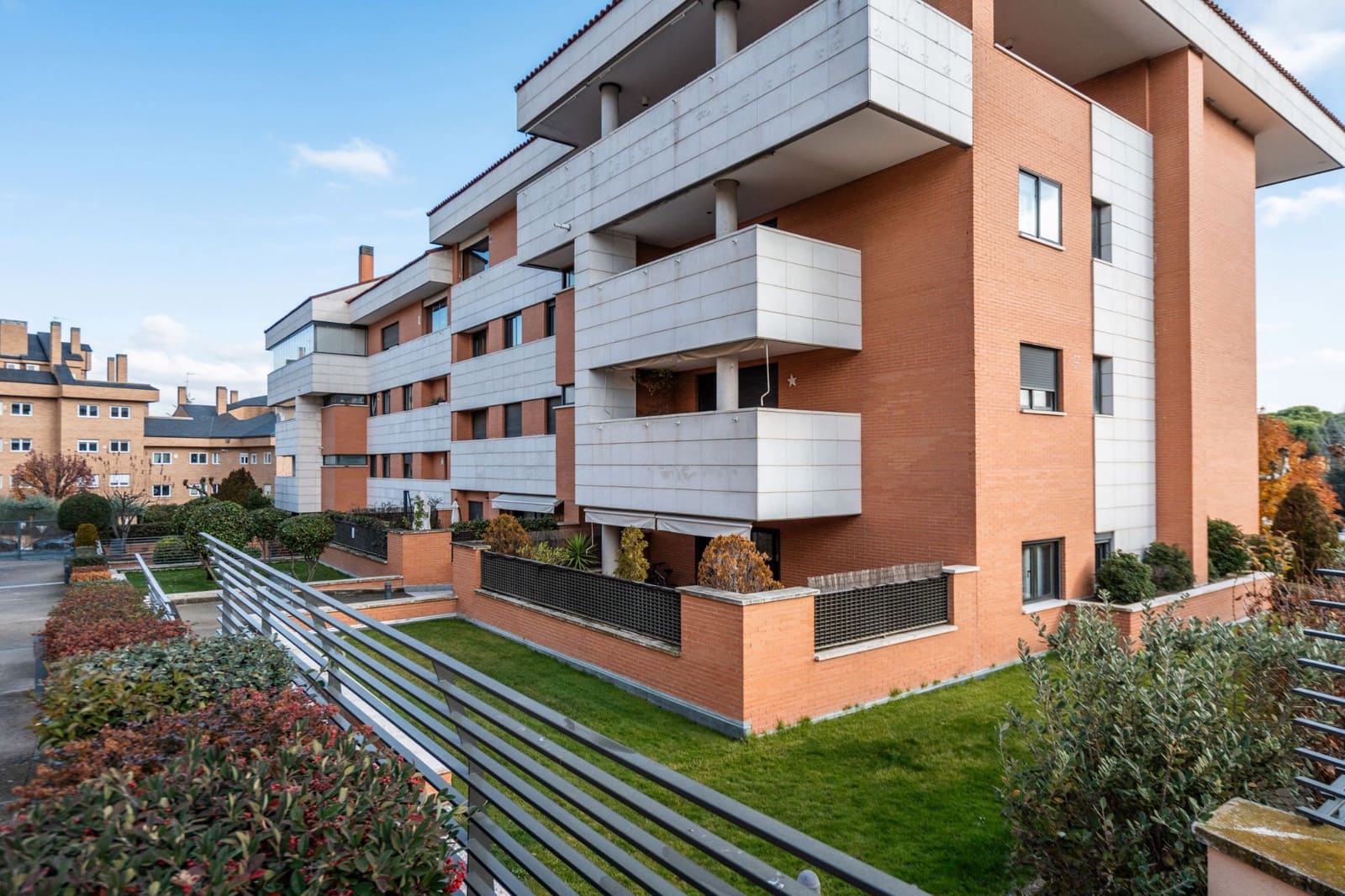 3 soverom Leilighet til leie i Majadahonda med svømmebasseng garasje - € 2 500 (Ref: 9470698)