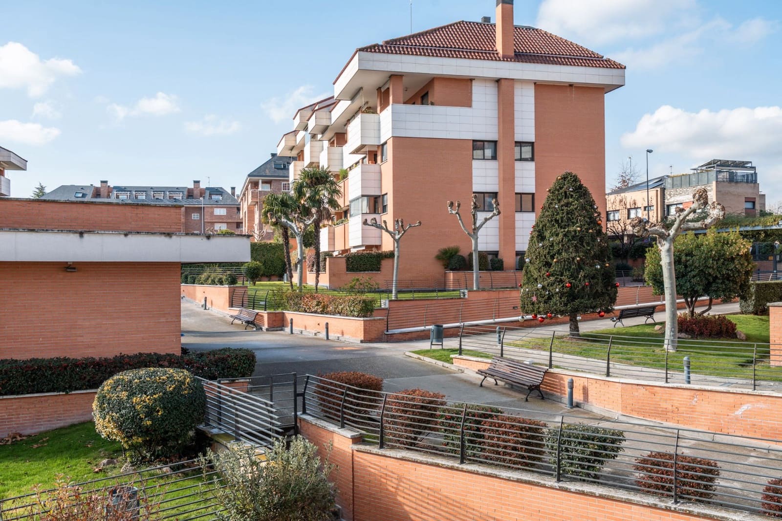 3 soverom Leilighet til leie i Majadahonda med svømmebasseng garasje - € 2 500 (Ref: 9470698)