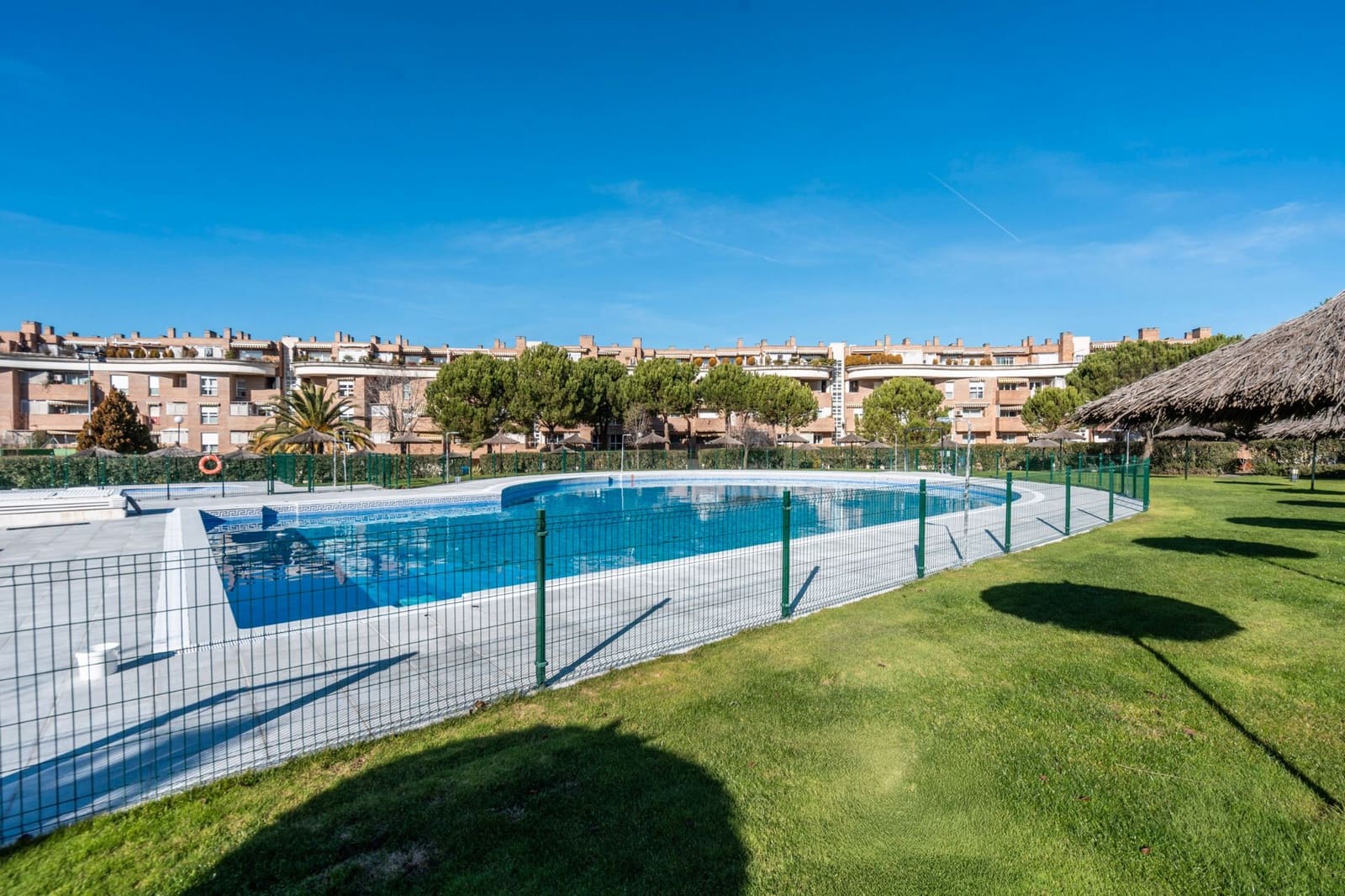 2 soveværelse Penthouse til salg i Las Rozas de Madrid med swimmingpool - € 595.000 (Ref: 9471824)