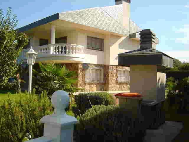 12 bedroom Villa for sale in Alpedrete with pool garage - € 960,000 (Ref: 9475732)