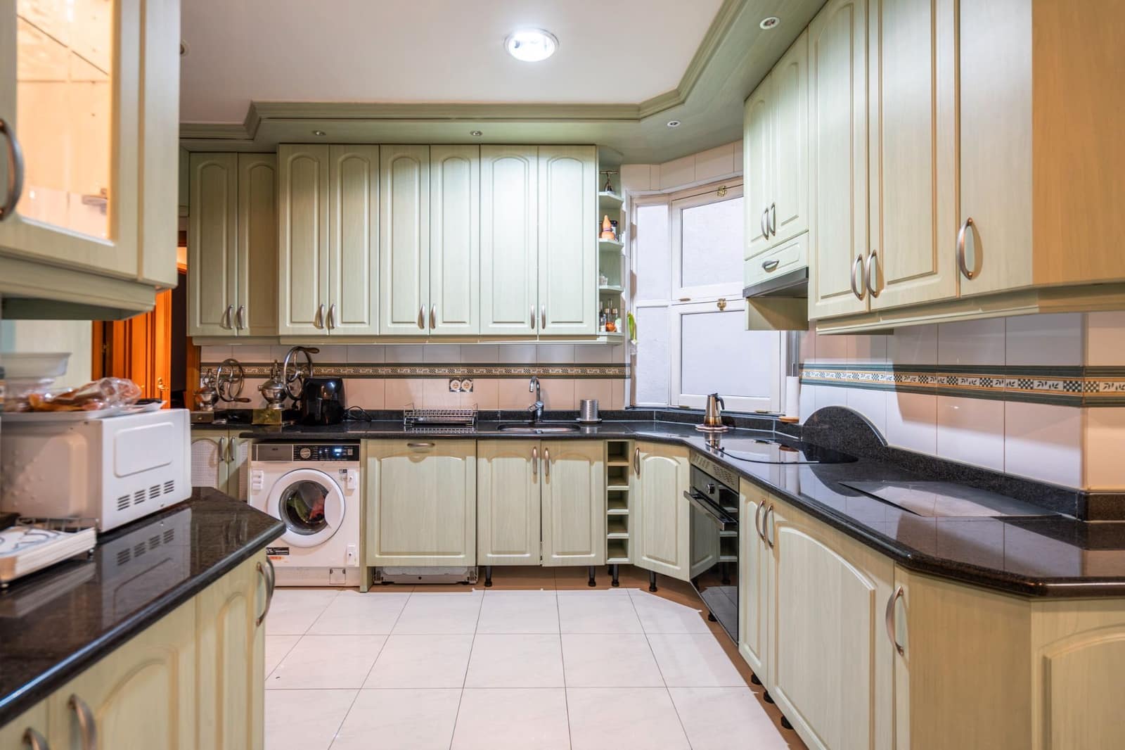 6 bedroom Flat for sale in Madrid city - € 2,750,000 (Ref: 9480666)