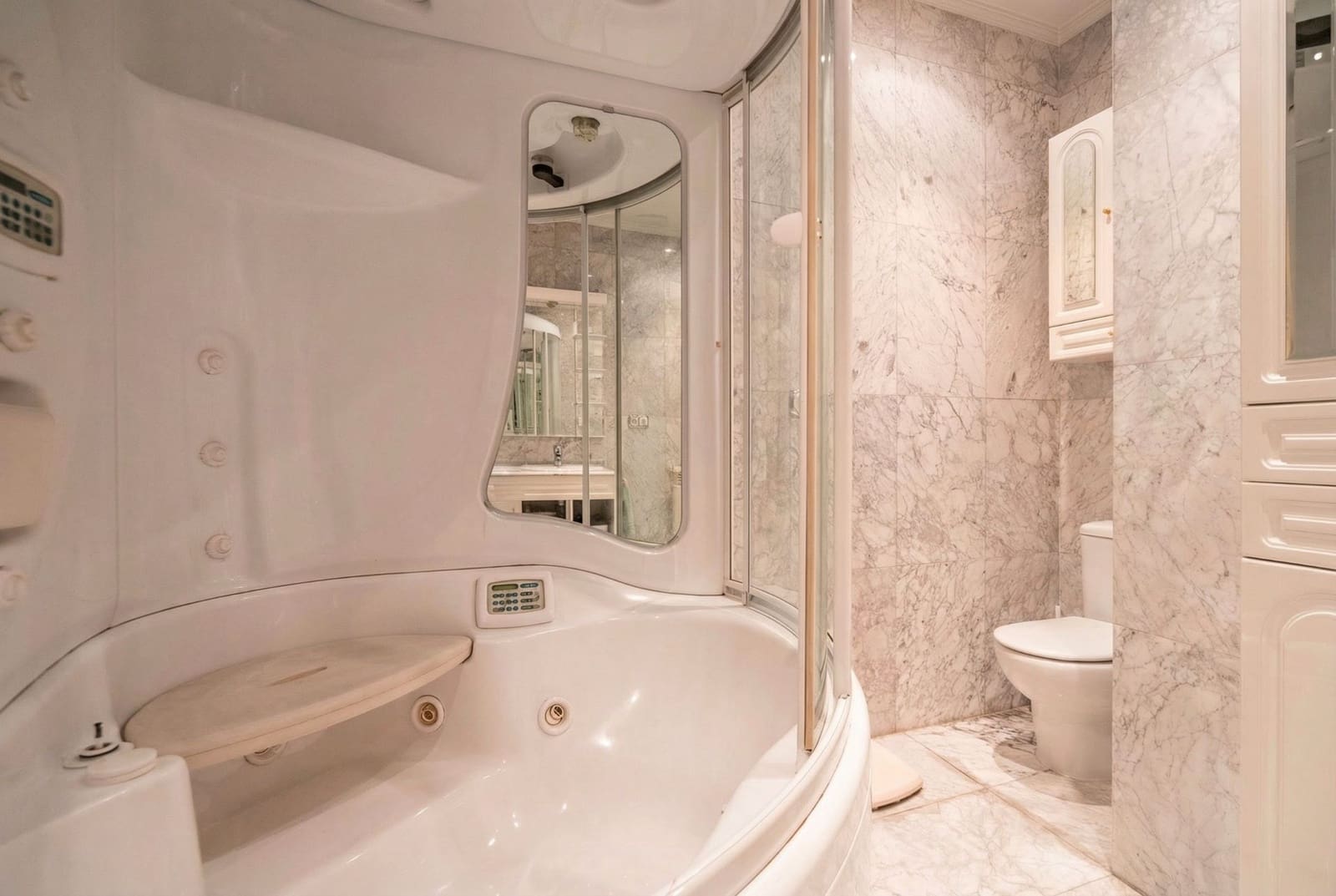 6 bedroom Flat for sale in Madrid city - € 2,750,000 (Ref: 9480666)