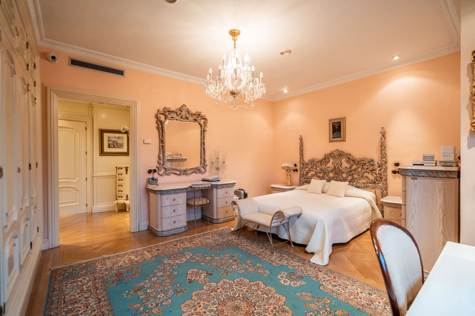 6 bedroom Flat for sale in Madrid city - € 2,750,000 (Ref: 9480666)