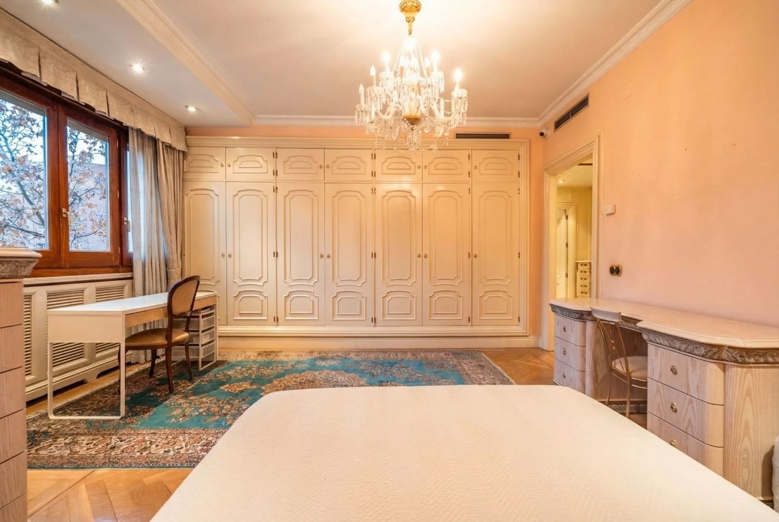 6 bedroom Flat for sale in Madrid city - € 2,750,000 (Ref: 9480666)