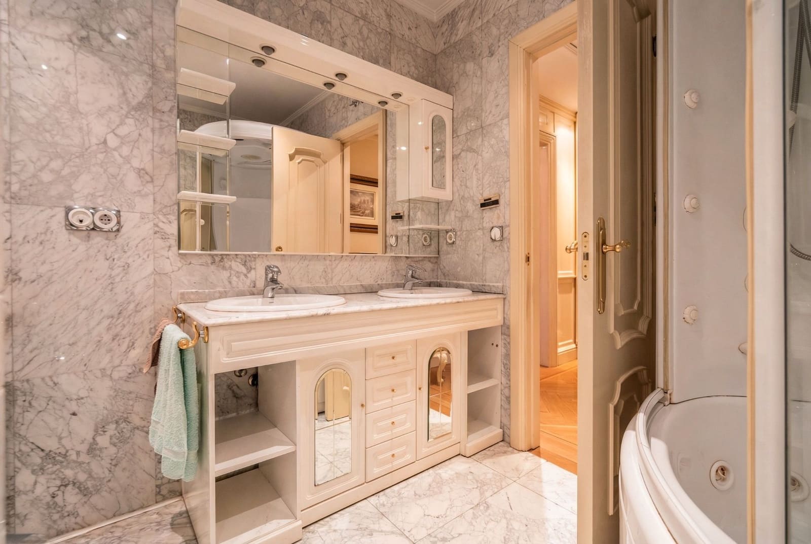 6 bedroom Flat for sale in Madrid city - € 2,750,000 (Ref: 9480666)