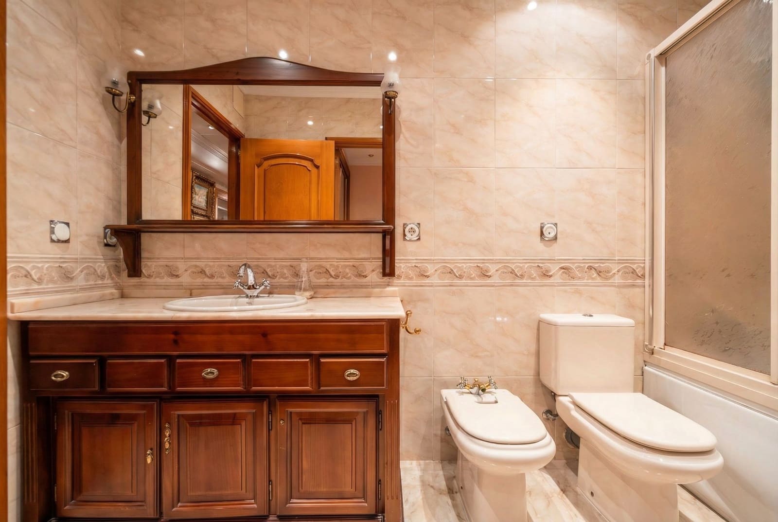 6 bedroom Flat for sale in Madrid city - € 2,750,000 (Ref: 9480666)