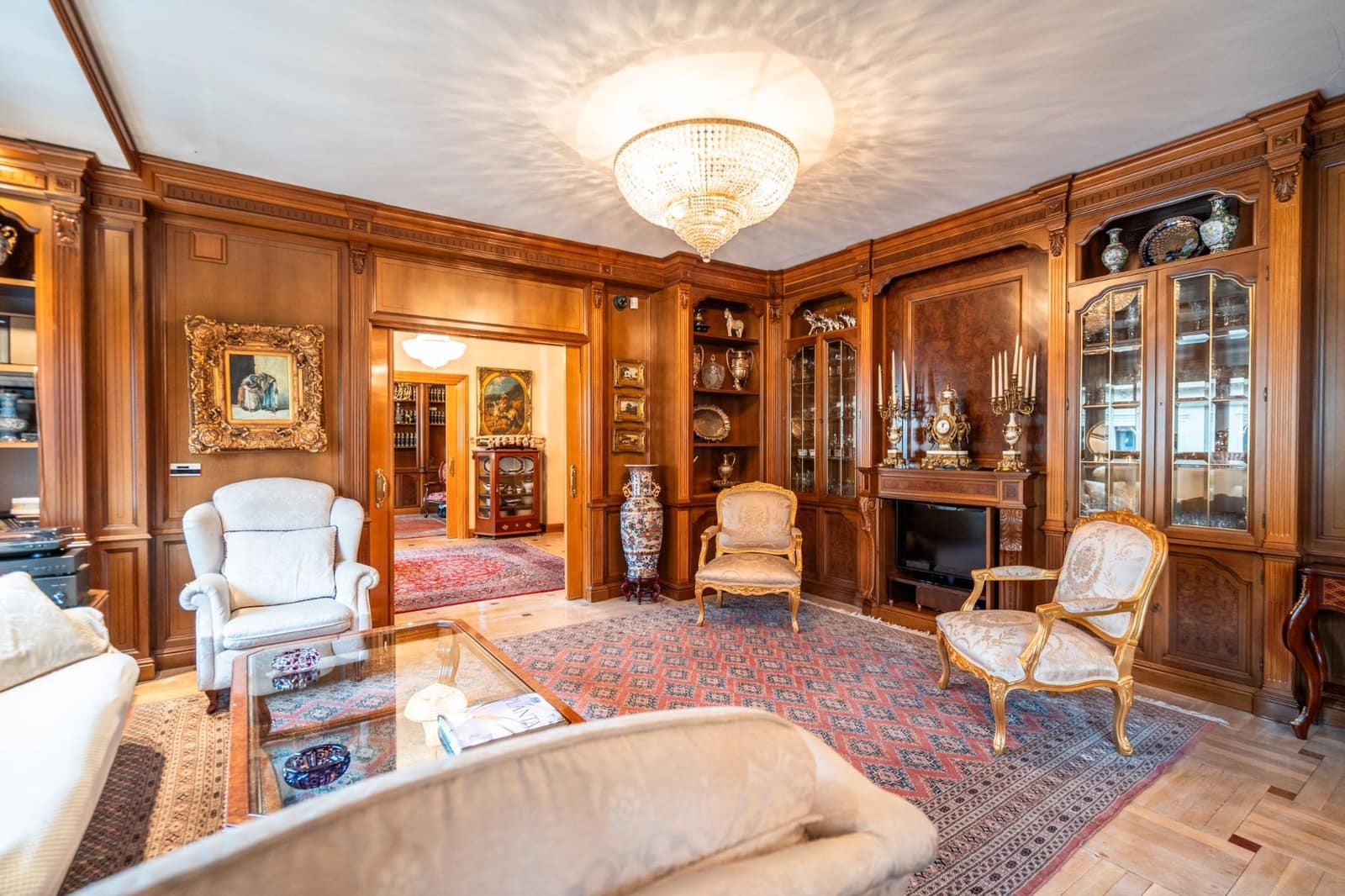 6 bedroom Flat for sale in Madrid city - € 2,750,000 (Ref: 9480666)