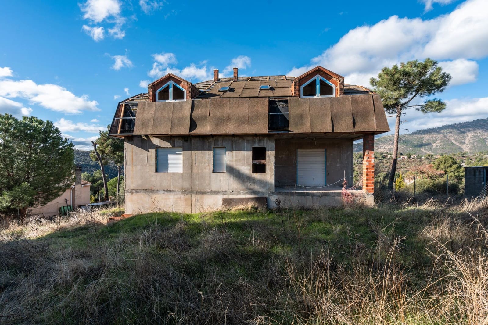 5 bedroom Villa for sale in Robledo de Chavela - € 155,000 (Ref: 9495302)