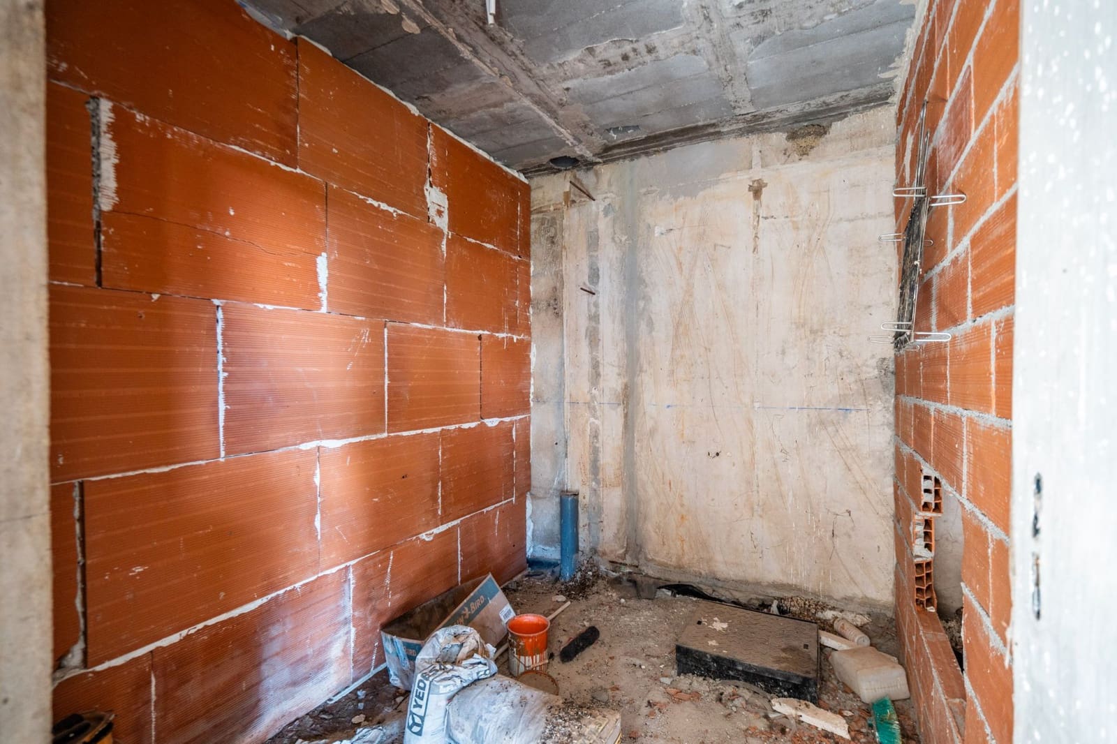 5 bedroom Villa for sale in Robledo de Chavela - € 155,000 (Ref: 9495302)