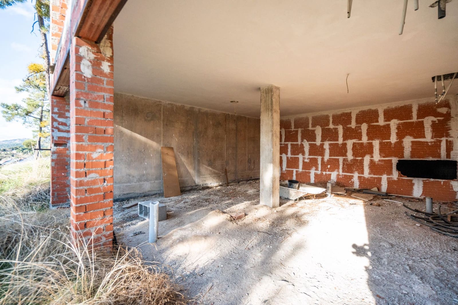 5 bedroom Villa for sale in Robledo de Chavela - € 155,000 (Ref: 9495302)