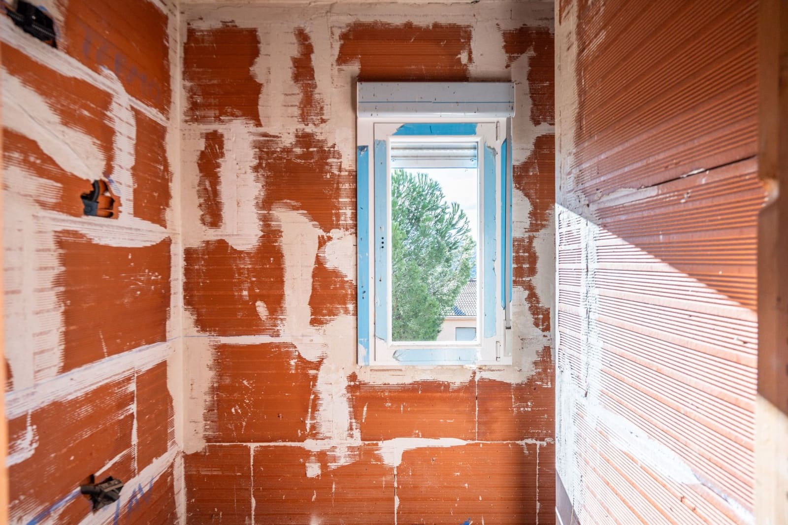 5 bedroom Villa for sale in Robledo de Chavela - € 155,000 (Ref: 9495302)