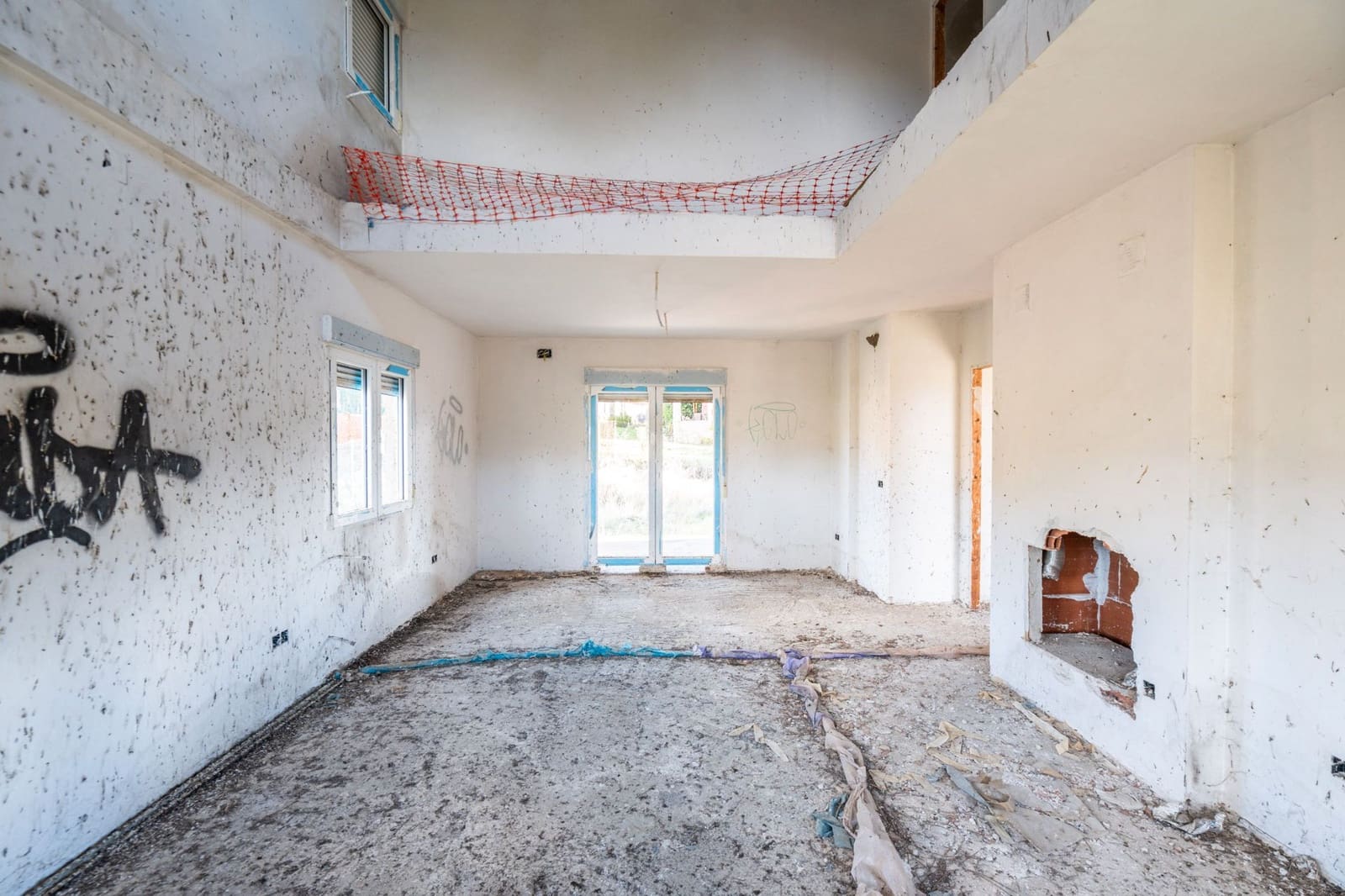 5 bedroom Villa for sale in Robledo de Chavela - € 155,000 (Ref: 9495302)