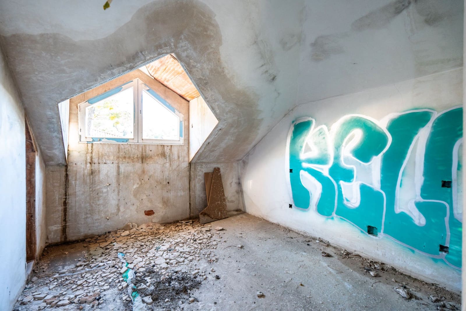 5 bedroom Villa for sale in Robledo de Chavela - € 155,000 (Ref: 9495302)