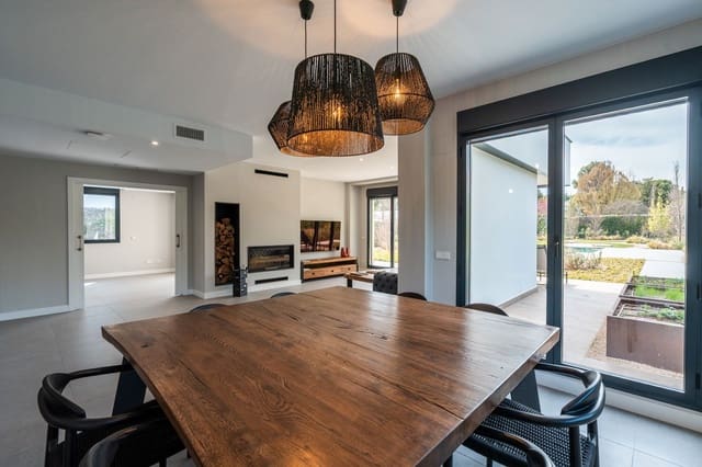 5 slaapkamer Villa te koop in Villanueva de la Cañada met zwembad garage - € 1.780.000 (Ref: 9497935)