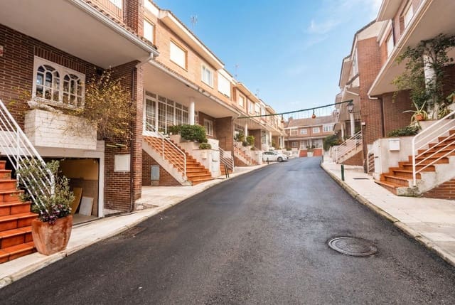 3 Zimmer Haus zu verkaufen in Las Rozas de Madrid mit Pool - 660.000 € (Ref: 9500626)